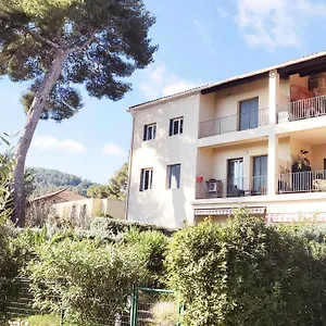 https://la-suite-costabella-hyres-les-palmiers.fr-provencehotel.com